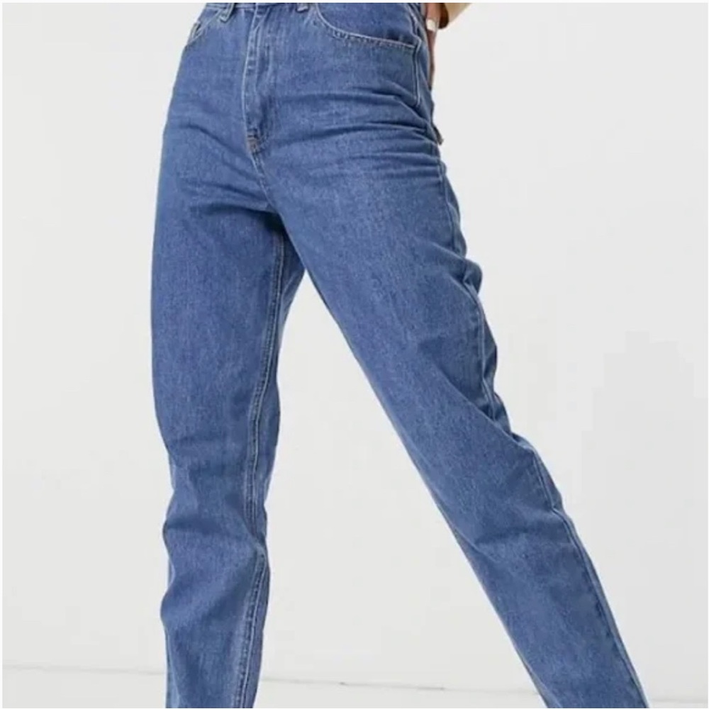 NWT Missguided High Waisted Comfort Stretch Mom Jeans - Size 10
